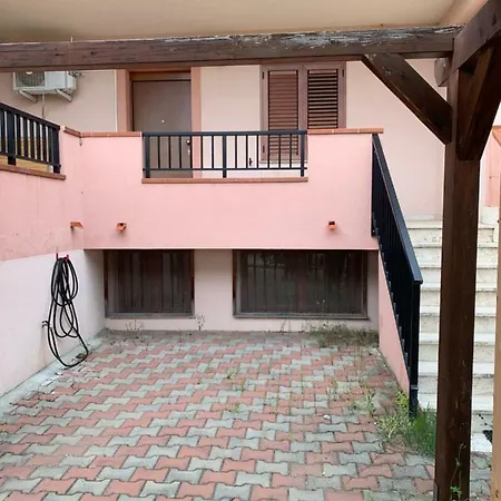 Villetta A Schiera